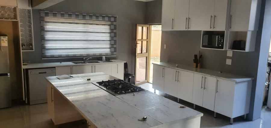 4 Bedroom Property for Sale in Melodie North West